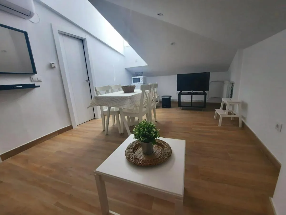 Vive El Renacimiento: Hornazo Apartment Baeza